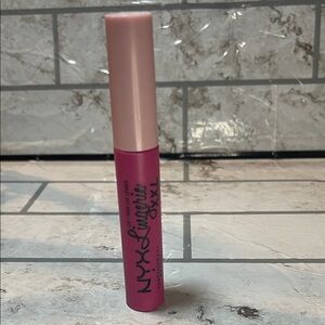 NYX Lip Lingerie XXL Matte Lipstick - Vibrant Pink Hit